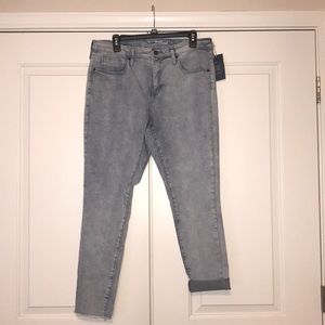 New! Universal Thread Jeans